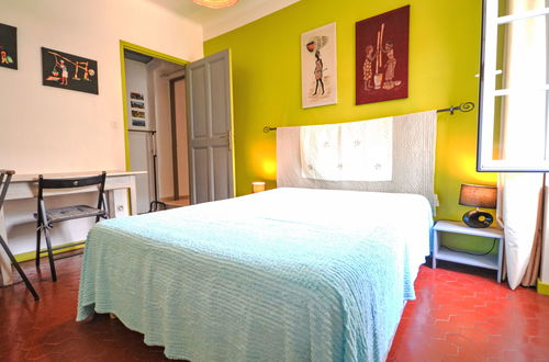 Photo 16 - 2 bedroom House in Robion with private pool and garden