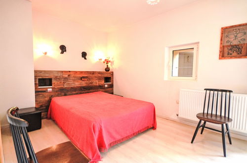 Photo 19 - 2 bedroom House in Robion with private pool and garden