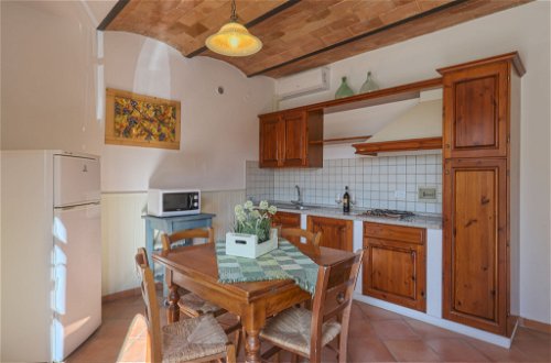 Foto 8 - Apartment mit 1 Schlafzimmer in San Gimignano mit schwimmbad und garten