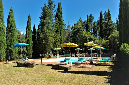 Foto 34 - Appartamento con 2 camere da letto a San Gimignano con piscina e giardino