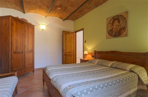 Foto 22 - Appartamento con 1 camera da letto a San Gimignano con piscina e giardino