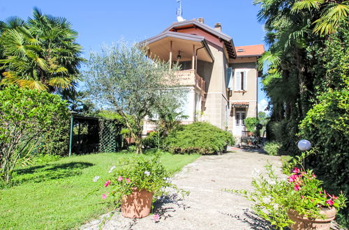 Foto 24 - Appartamento con 3 camere da letto a Castelveccana con giardino e terrazza