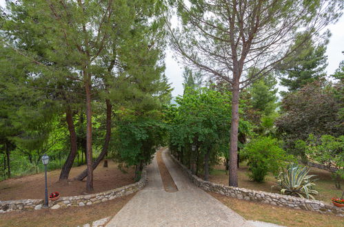 Foto 26 - Casa de 5 quartos em Penne com piscina privada e vista para a montanha