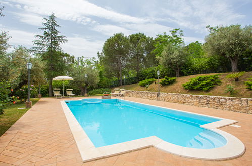 Foto 27 - Casa de 5 quartos em Penne com piscina privada e vista para a montanha