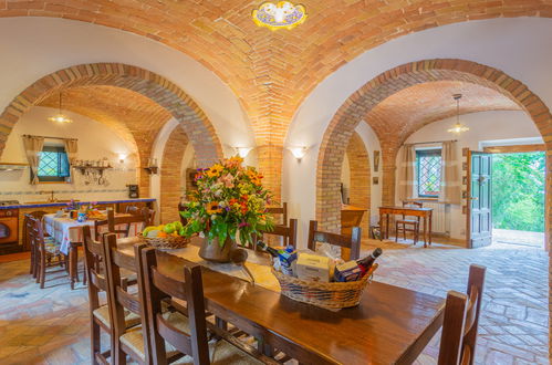 Photo 3 - Maison de 5 chambres à Penne avec piscine privée et vues sur la montagne