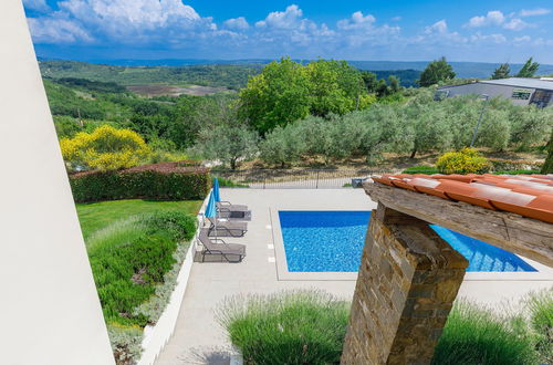 Photo 26 - Maison de 4 chambres à Buje avec piscine privée et jardin