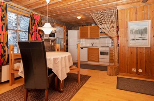 Foto 10 - Casa de 1 habitación en Kuusamo con sauna y vistas a la montaña