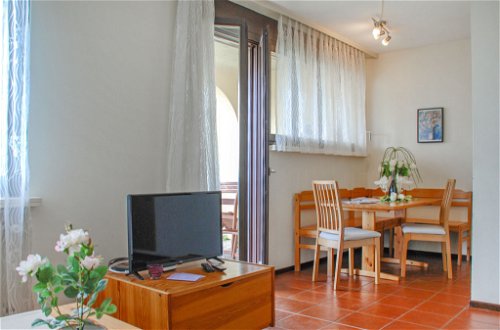 Foto 3 - Apartment mit 1 Schlafzimmer in Cademario mit schwimmbad und blick auf die berge