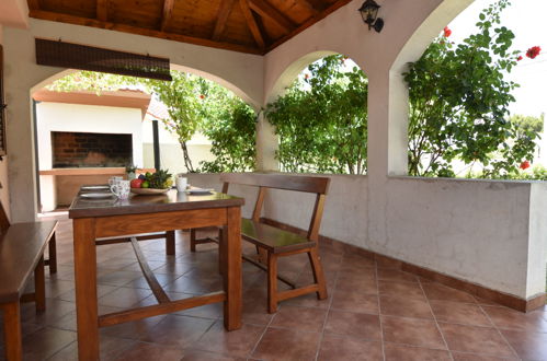 Photo 19 - Maison de 3 chambres à Sukošan avec jardin et terrasse