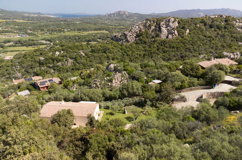 Photo 2 - Maison de 4 chambres à Arzachena avec terrasse et vues à la mer