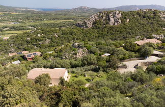 Photo 2 - Maison de 4 chambres à Arzachena avec terrasse et vues à la mer