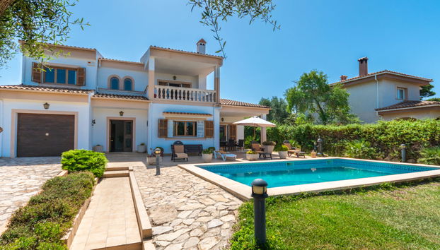 4 bedroom House in Llucmajor with private pool and garden - Photo 2