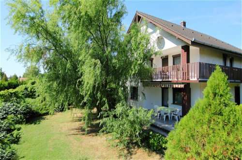 Foto 1 - Casa de 6 habitaciones en Balatonfenyves con jardín y terraza