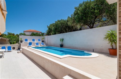 Photo 10 - Appartement de 2 chambres à Trogir avec piscine et vues à la mer