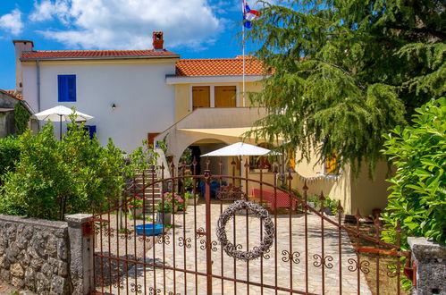 Foto 5 - Haus mit 2 Schlafzimmern in Dobrinj mit schwimmbad und terrasse