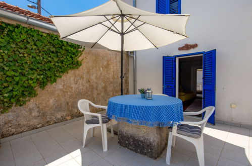 Photo 18 - Maison de 2 chambres à Dobrinj avec piscine et vues à la mer