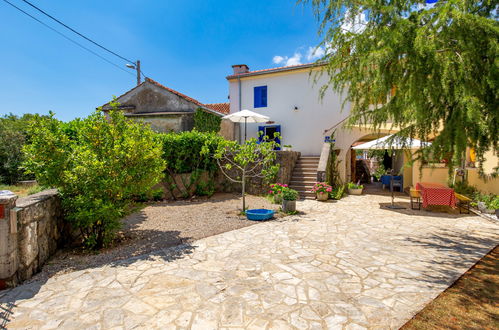 Photo 25 - Maison de 2 chambres à Dobrinj avec piscine et vues à la mer