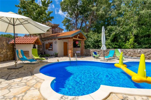 Foto 6 - Casa con 2 camere da letto a Dobrinj con piscina e vista mare