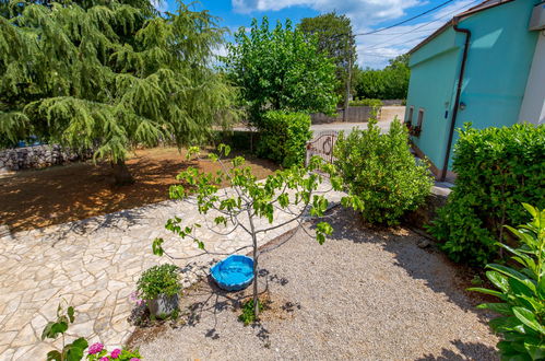 Foto 8 - Casa con 2 camere da letto a Dobrinj con piscina e vista mare