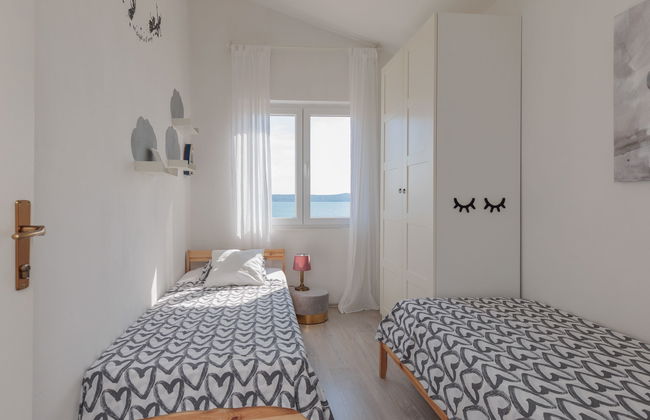 4 bedroom Apartment in Jasenice with garden and terrace - Photo 33