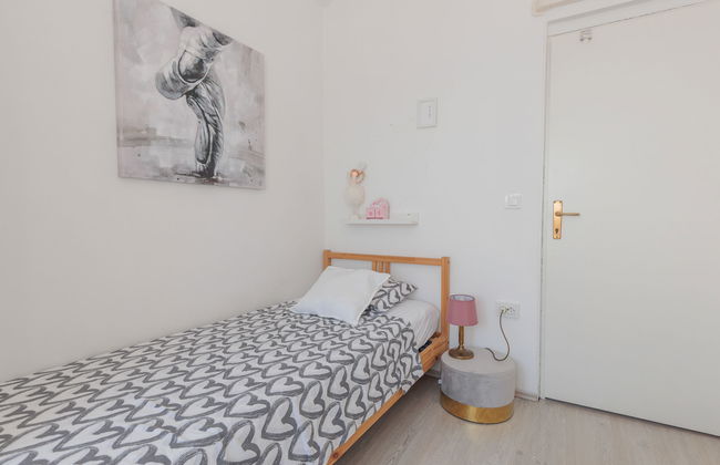 4 bedroom Apartment in Jasenice with garden and terrace - Photo 37