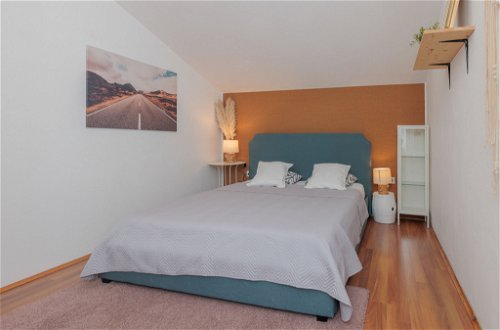 Foto 5 - Appartamento con 4 camere da letto a Jasenice con terrazza e vista mare