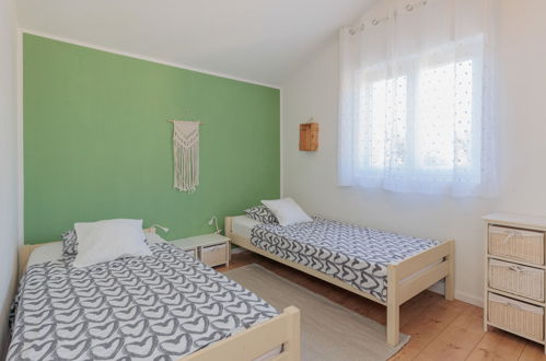 Foto 38 - Apartamento de 4 habitaciones en Jasenice con terraza y vistas al mar