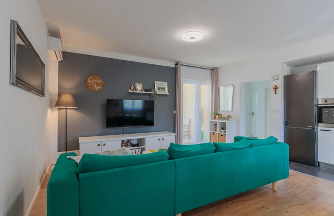 4 bedroom Apartment in Jasenice with garden and terrace - Photo 11