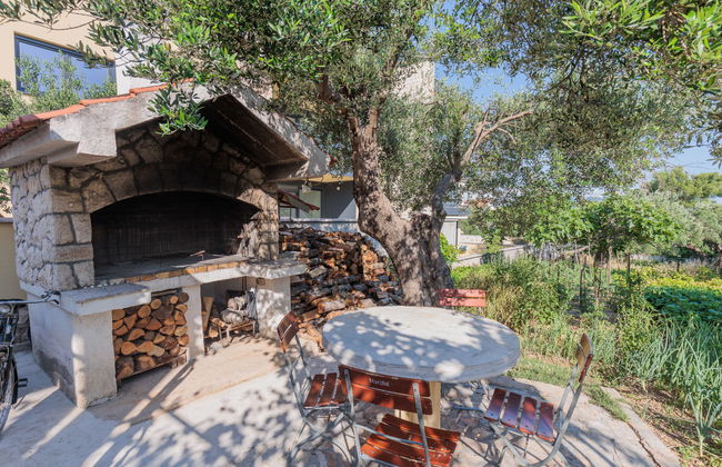 4 bedroom Apartment in Jasenice with garden and terrace - Photo 45