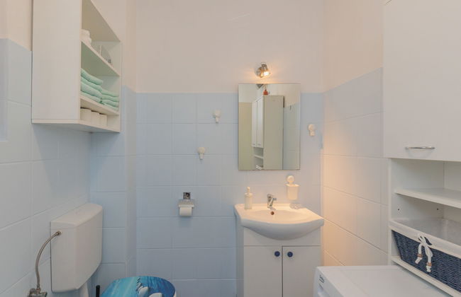 4 bedroom Apartment in Jasenice with garden and terrace - Photo 22