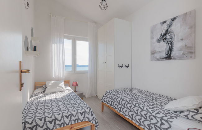 4 bedroom Apartment in Jasenice with garden and terrace - Photo 35