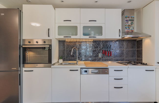 4 bedroom Apartment in Jasenice with garden and terrace - Photo 10