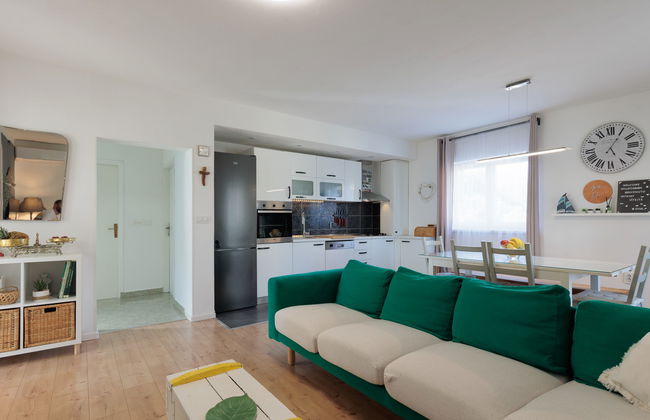 4 bedroom Apartment in Jasenice with garden and terrace - Photo 7