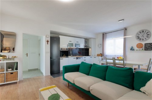 Foto 7 - Apartamento de 4 quartos em Jasenice com terraço e vistas do mar
