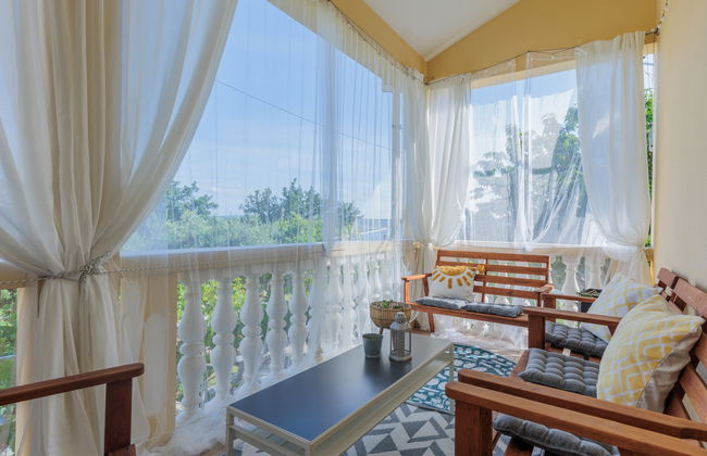 4 bedroom Apartment in Jasenice with garden and terrace - Photo 6