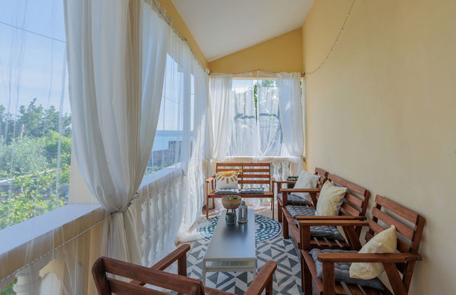 4 bedroom Apartment in Jasenice with garden and terrace - Photo 4