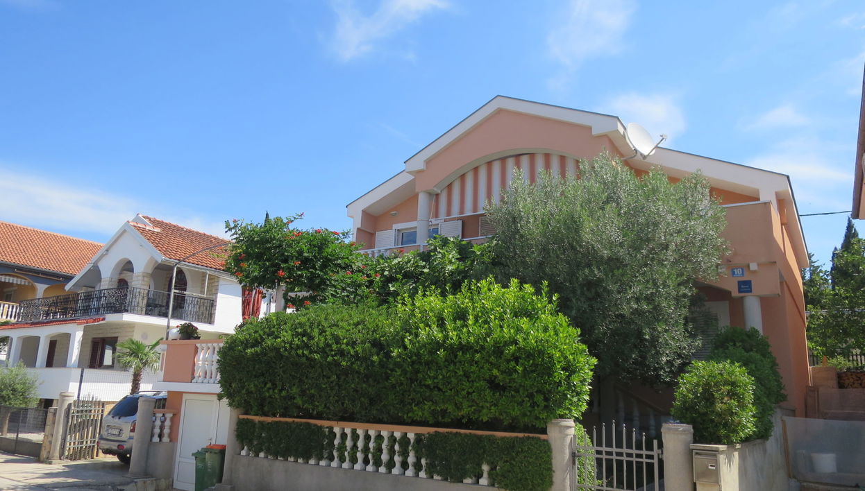 Appartamento con 4 camere da letto a Jasenice con giardino - Foto 1