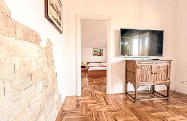 Apartamento de 4 quartos em Jasenice com jardim - Foto 9