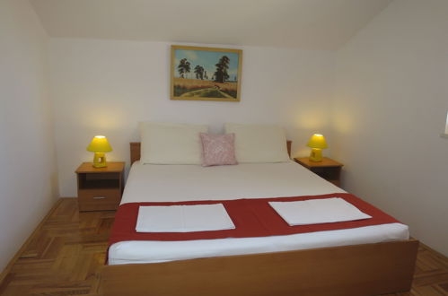 Foto 4 - Appartamento con 2 camere da letto a Jasenice con vista mare