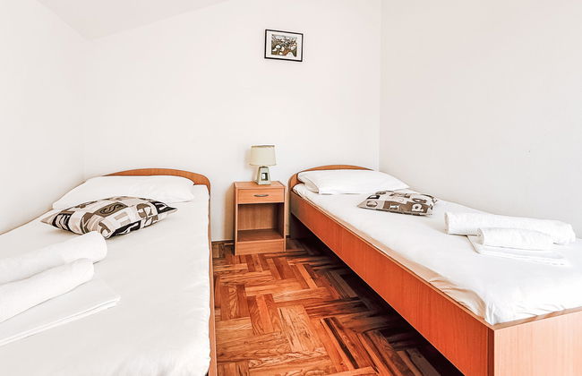Apartamento de 4 quartos em Jasenice com jardim - Foto 23