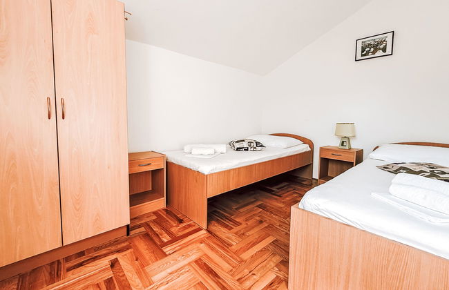 Apartamento de 4 quartos em Jasenice com jardim - Foto 25