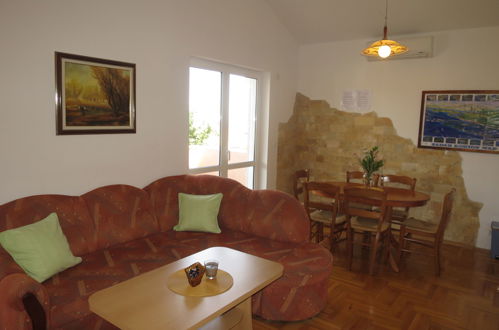Foto 11 - Apartamento de 2 habitaciones en Jasenice con vistas al mar