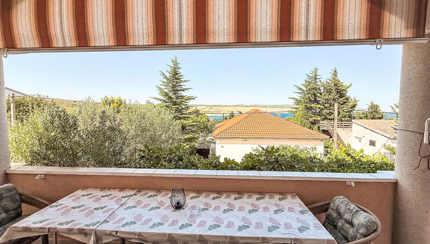 Appartamento con 4 camere da letto a Jasenice con giardino - Foto 2