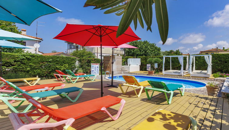 Photo 1 - Apartment in Umag with swimming pool and garden