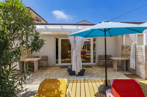 Photo 4 - Apartment in Umag with swimming pool and garden