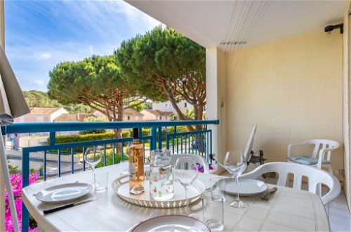 Photo 2 - 1 bedroom Apartment in Le Lavandou with swimming pool and sea view