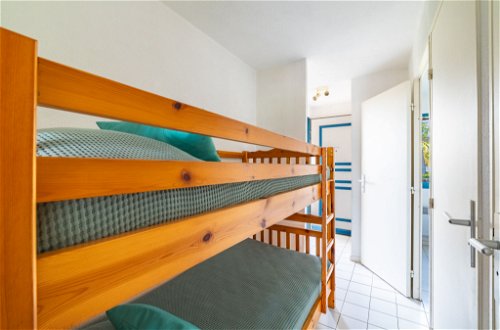Foto 12 - Apartment mit 1 Schlafzimmer in Le Lavandou mit schwimmbad und blick aufs meer