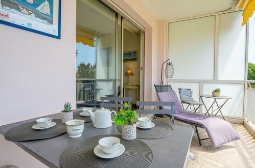 Photo 15 - 1 bedroom Apartment in Cannes with garden and sea view