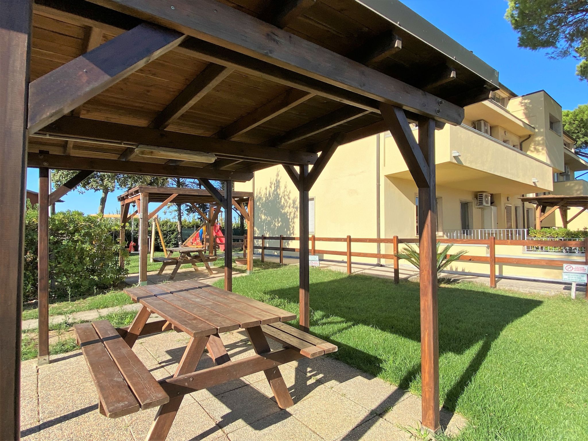 Photo 22 - 2 bedroom Apartment in Cecina with swimming pool and garden