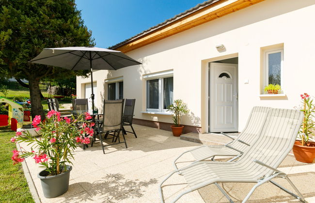 Casa de 2 quartos em Fonyód com piscina privada e jardim - Foto 3